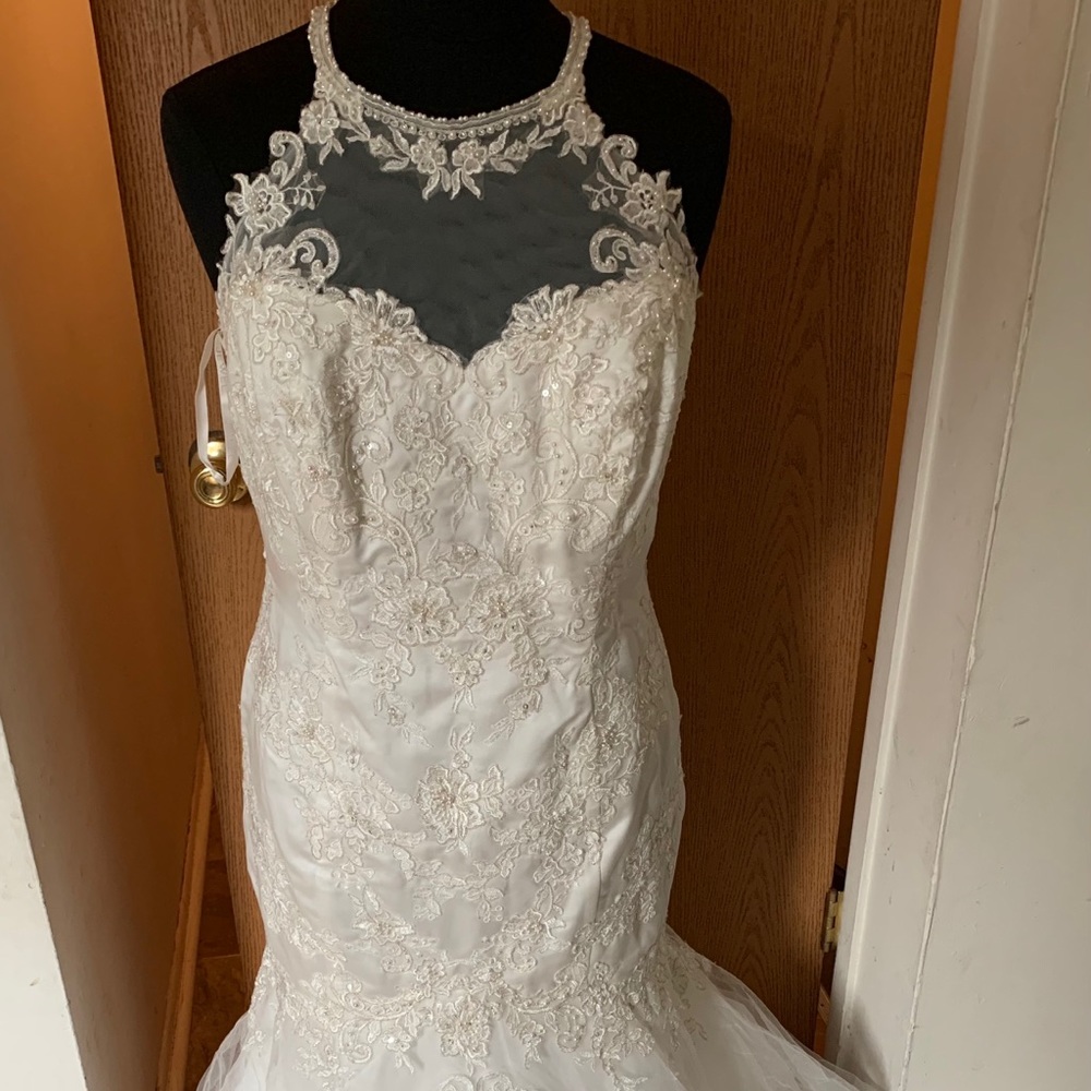 Illustration Halter Top Trumpet Style Wedding Gown